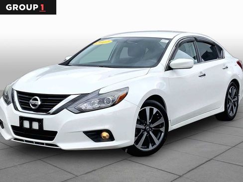 Used 2017 Nissan Altima 2.5 SR FWD image 1