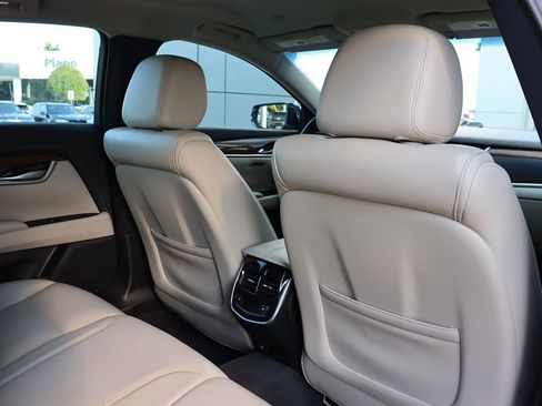 Used 2019 Cadillac XTS Luxury image 36