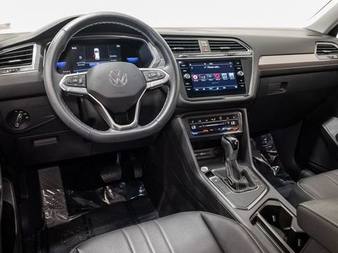 Used 2023 Volkswagen Tiguan SE FWD image 7