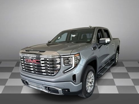 Used 2025 GMC Sierra 1500 Denali AWD/4WD image 3