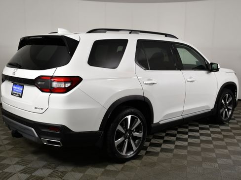 Used 2025 Honda Pilot Elite image 6