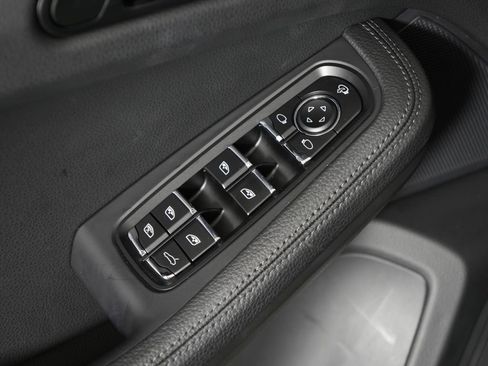 Certified 2023 Porsche Macan Turbo AWD/4WD image 19