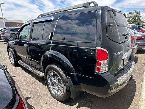 Used 2008 Nissan Pathfinder LE AWD/4WD image 6