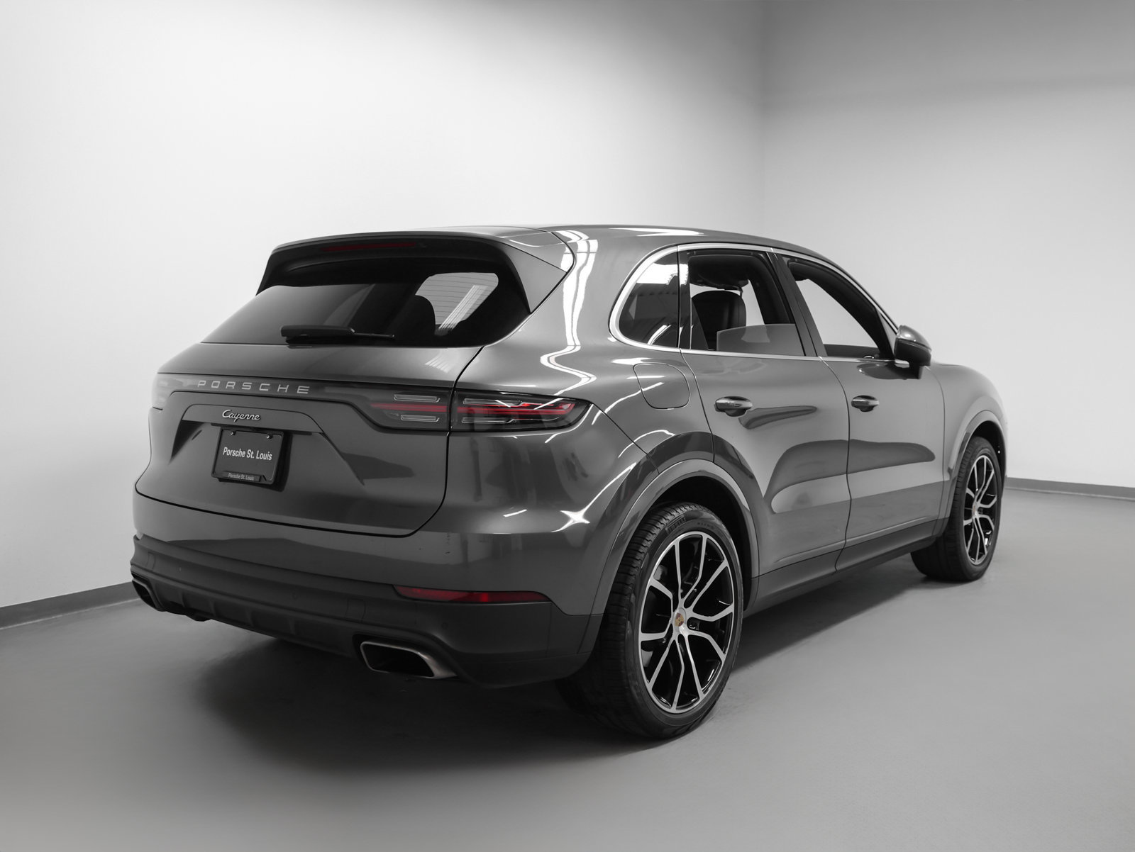 Certified 2023 Porsche Cayenne AWD/4WD image 12