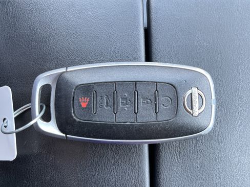 Used 2023 Nissan Rogue Platinum w/ Platinum Premium Package image 30