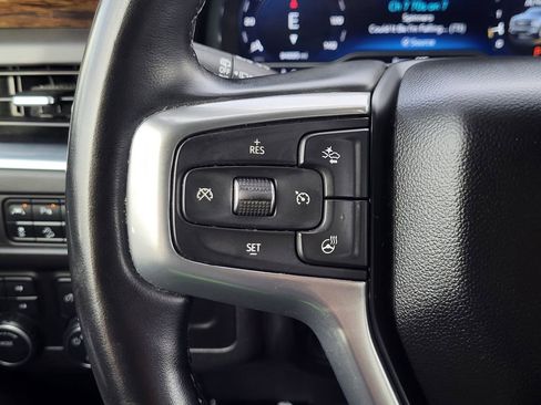 Used 2023 Chevrolet Suburban Premier AWD/4WD image 17