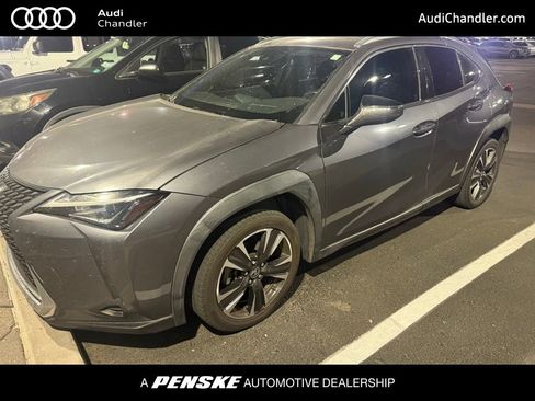 Used 2019 Lexus UX 200 image 1