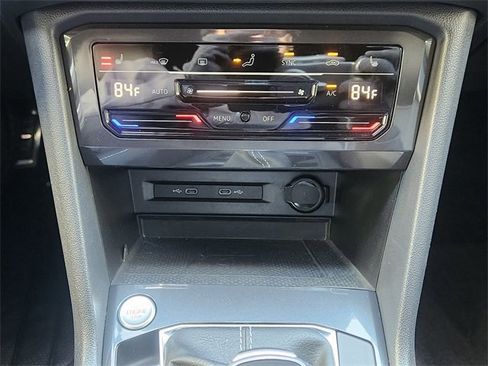 Used 2022 Volkswagen Tiguan SE R-Line image 17