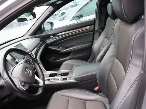 Used 2018 Honda Accord Sport image 11