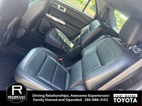 Used 2023 Ford Explorer XLT w/ Equipment Group 202A AWD/4WD image 9