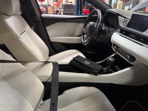 Used 2021 MAZDA MAZDA6 Signature FWD image 2