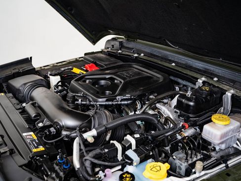 Used 2024 Jeep Wrangler Sport S image 34