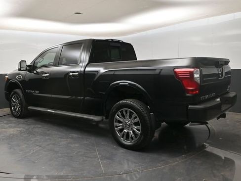 Used 2017 Nissan Titan Platinum Reserve AWD/4WD image 6