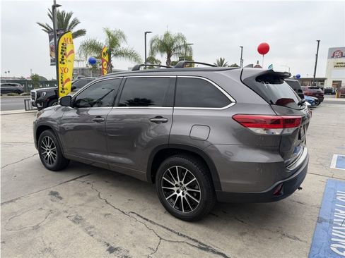 Used 2017 Toyota Highlander SE FWD image 63