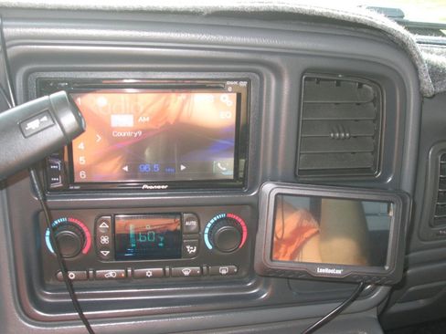 Used 2005 Chevrolet Silverado 2500 LT w/ Heavy-Duty Power Package AWD/4WD image 34