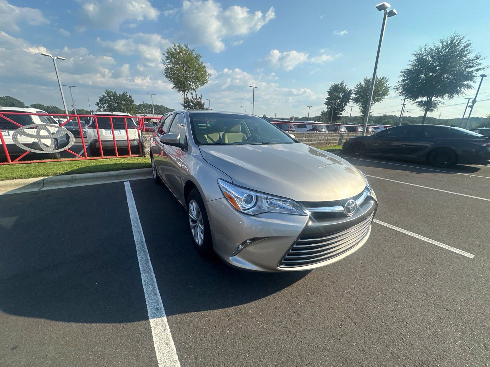 Used 2017 Toyota Camry LE FWD image 8
