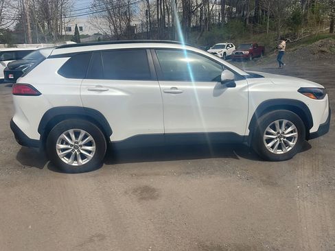 Used 2023 Toyota Corolla Cross LE w/ Moonroof Package image 12