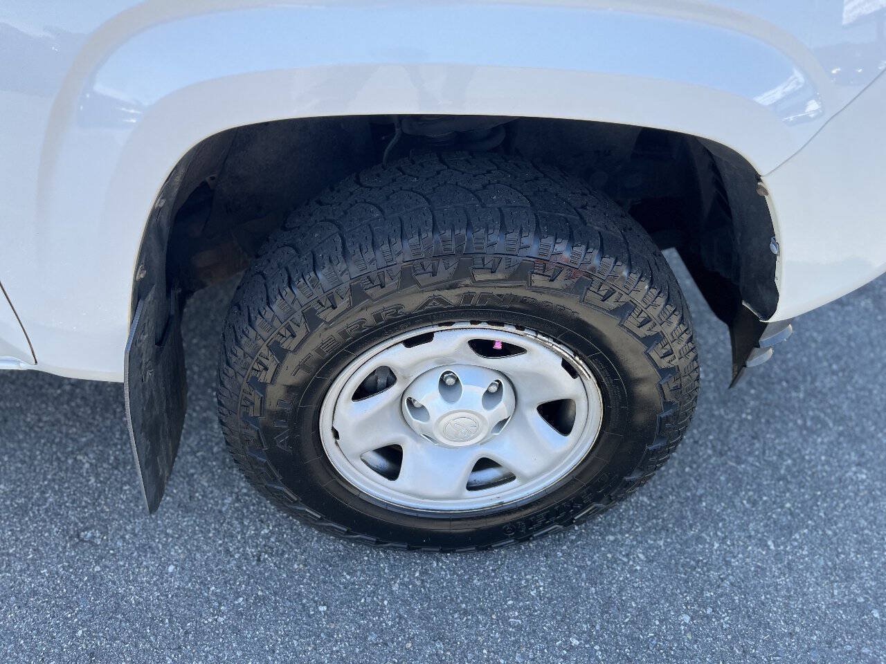 Used 2019 Toyota Tacoma SR w/ SR Convenience Package RWD image 11