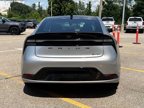 New 2026 Toyota Prius Plug-In Hybrid FWD image 4