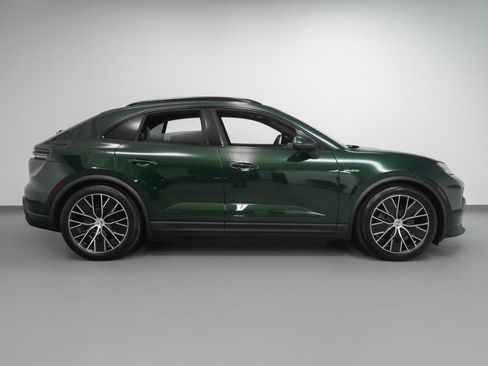 Used 2025 Porsche Macan Electric image 11