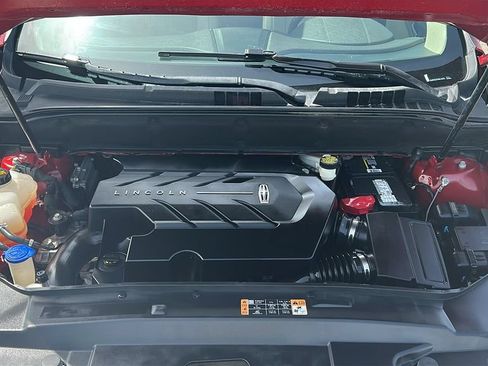 Used 2017 Lincoln MKX Reserve w/ Lincoln MKX Climate Package FWD image 4