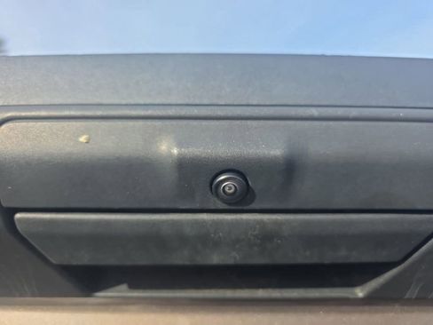 Used 2022 Ford F150 XLT image 17