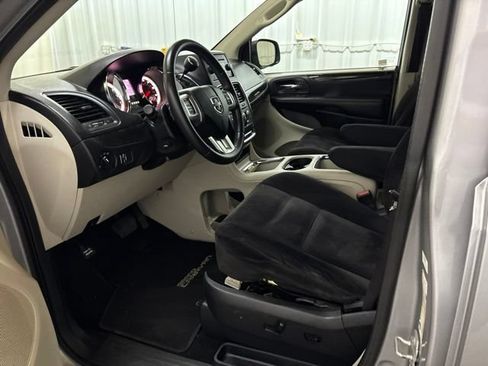 Used 2014 Dodge Grand Caravan SXT w/ Rear Park Assist Package FWD image 34