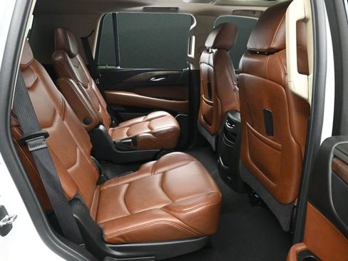 Used 2020 Cadillac Escalade Luxury image 18
