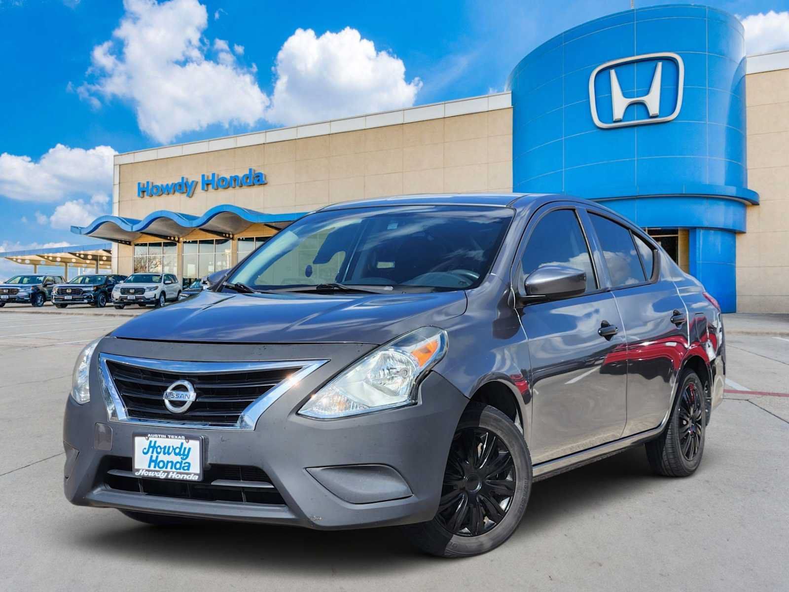 Used 2016 Nissan Versa S Plus FWD image 1