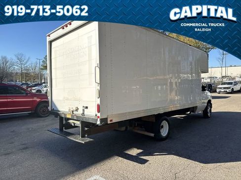 Used 2015 Ford E-350 and Econoline 350 Super Duty image 8