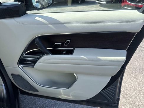 Used 2023 Land Rover Range Rover Long Wheelbase Autobiography image 14