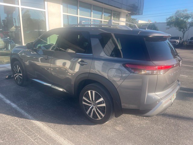 Used 2024 Nissan Pathfinder Platinum FWD image 6