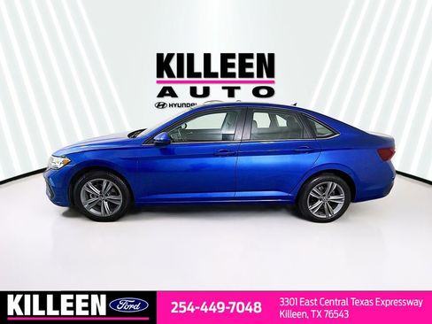 Used 2024 Volkswagen Jetta SE FWD image 4