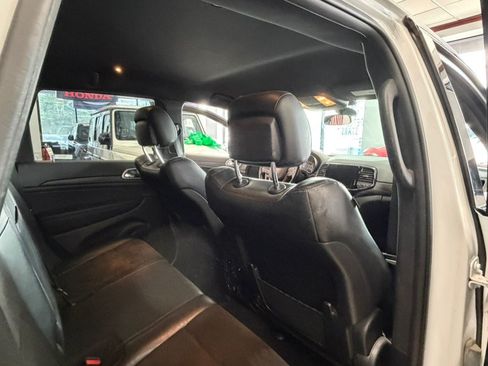 Used 2021 Jeep Grand Cherokee Laredo X AWD/4WD image 30