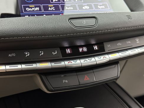 Used 2020 Cadillac XT4 Premium Luxury image 17