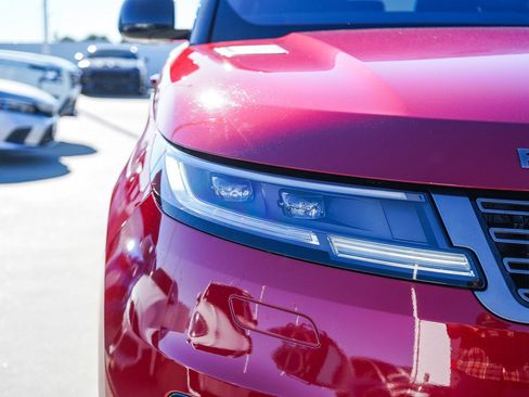 Used 2023 Land Rover Range Rover Sport SE image 11