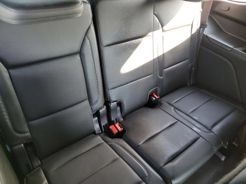 Used 2023 GMC Yukon Denali AWD/4WD image 15