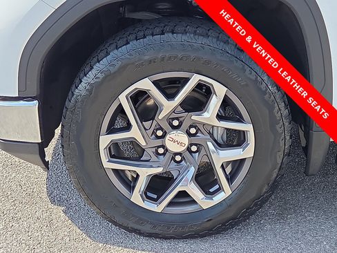 Used 2024 GMC Sierra 1500 SLT w/ SLT Premium Plus Package AWD/4WD image 7