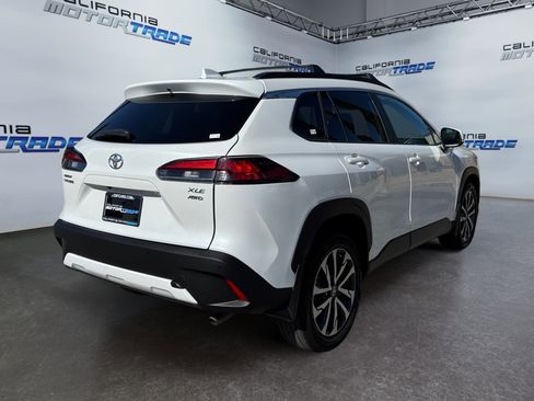 Used 2023 Toyota Corolla Cross XLE w/ Convenience Package image 5