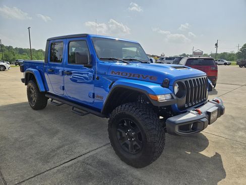 Used 2021 Jeep Gladiator Mojave w/ Trailer Tow Package AWD/4WD image 8