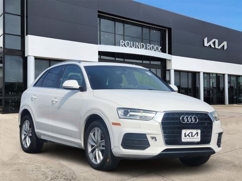 Used 2017 Audi Q3 2.0T Premium Plus w/ Premium Plus Package image 3