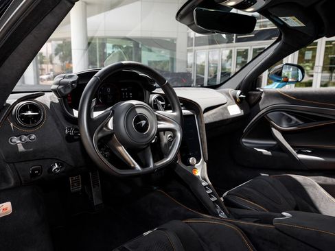 Used 2025 McLaren 750S RWD image 63