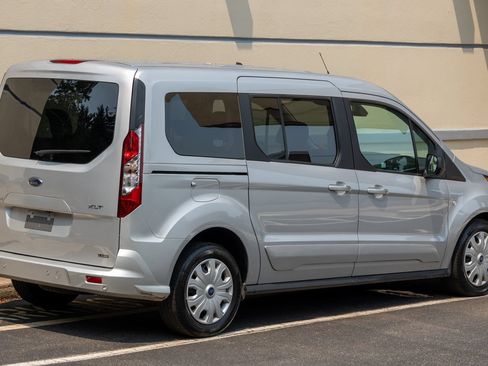 Used 2022 Ford Transit Connect XLT FWD image 12