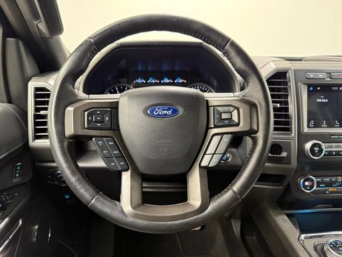 Used 2019 Ford Expedition XLT w/ Equipment Group 201A AWD/4WD image 23
