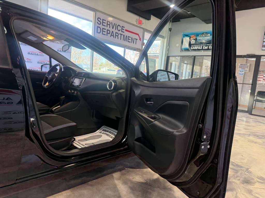 Used 2025 Nissan Versa SV FWD image 36