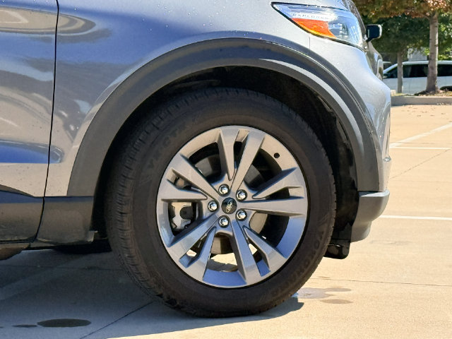 Used 2021 Ford Explorer XLT w/ Equipment Group 202A RWD image 4