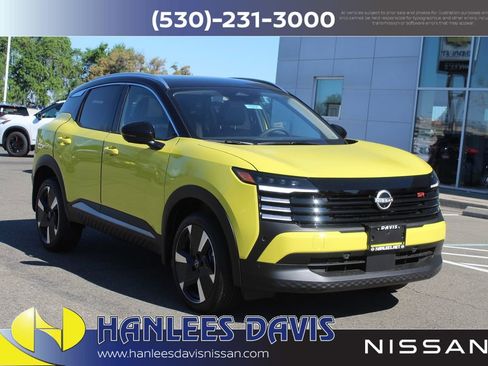 New 2026 Nissan Kicks SR w/ SR Premium Package FWD image 5