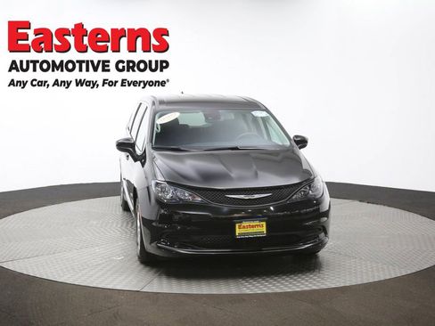 Used 2023 Chrysler Voyager LX FWD image 50