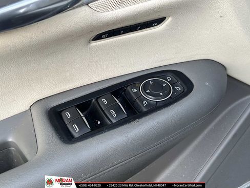 Used 2018 Cadillac XT5 Luxury w/ Driver Awareness Package image 15