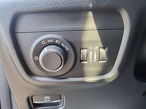 New 2025 Jeep Grand Cherokee Altitude image 31